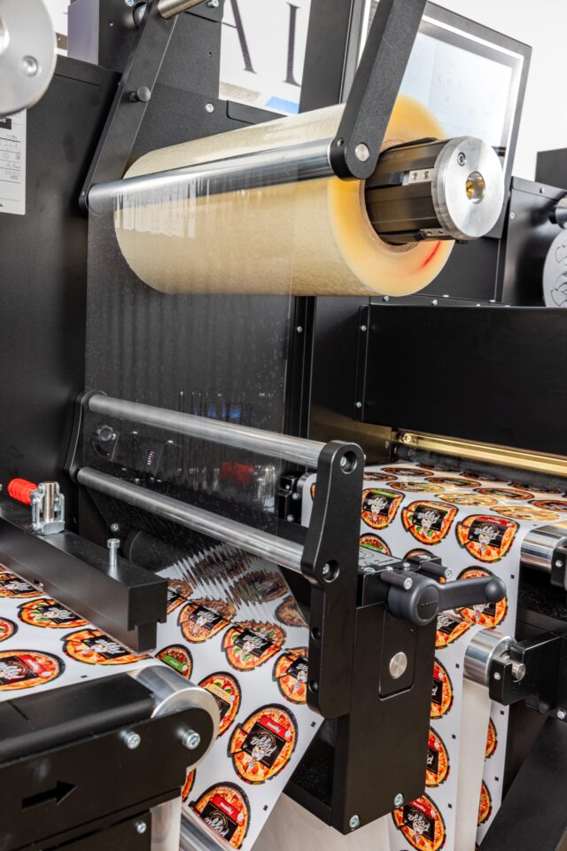 Digital label finishing lamination